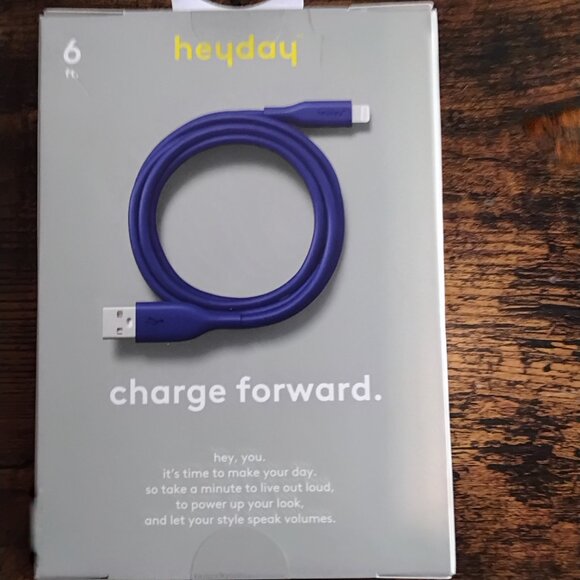 Apple Chargers - Picture 6 of 7